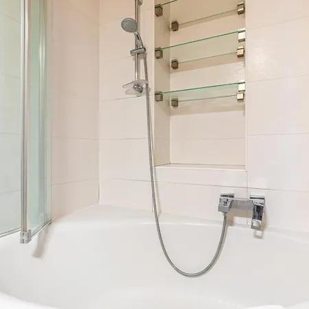 Guestready - Contemporary In The 20th Arr